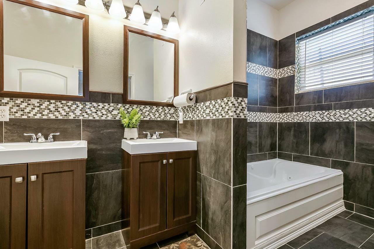 Spacious 4Bd Luxury Penthouse With Balcony New Orleans Kültér fotó